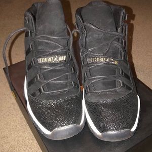 Air Jordan 11 Retro Heiress Black Stingray